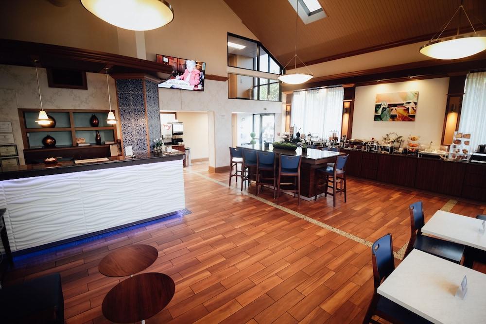 Best Western Hampton Coliseum Inn Экстерьер фото
