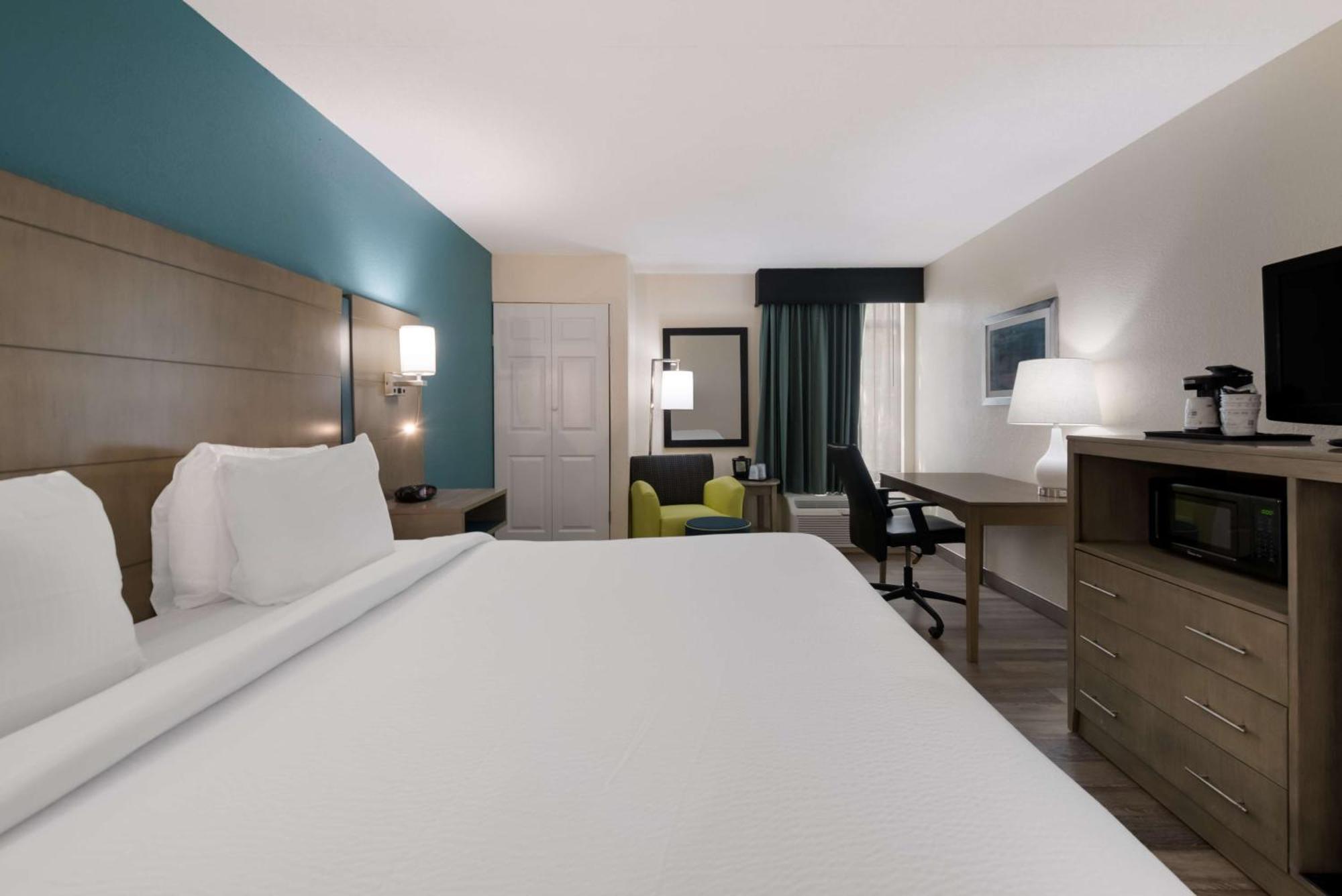 Best Western Hampton Coliseum Inn Экстерьер фото